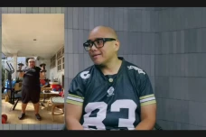 Tinggalkan Martabak...