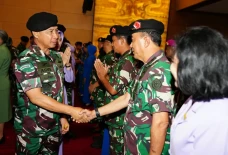 Panglima TNI Pimpin...