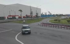 Menjajal VinFast VF...