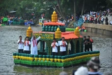 43 Perahu Botol Plastik...