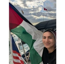 Berlayar ke Gaza, Wanda...