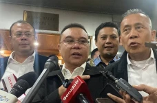 MK Diminta Hapus Tunjangan...