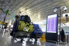 40 Bandara Internasional...