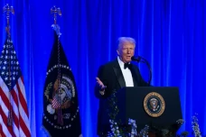Trump Desak NATO Depak...