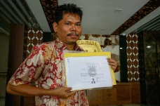 Penampakan Ijazah Jokowi...