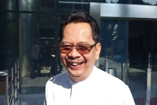5 Jam Diperiksa KPK,...