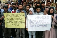 Kebijakan Menteri LH...