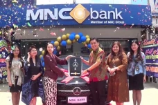 MNC Bank Serahkan Mercedes...