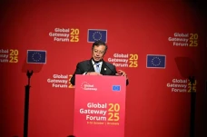 Presiden Kolombia Gunakan...