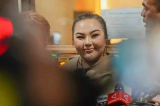 Lisa Mariana Tersangka...