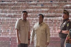 Momen Prabowo Lihat...