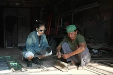 Azia Riza Jadi Tukang...