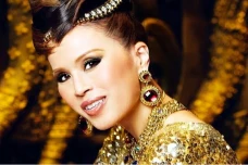 Sosok Ubol Ratana, Kakak...