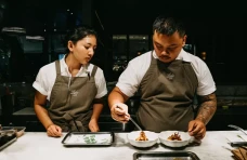 Dua Chef Muda Bali Bawa...