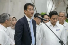 Hensat: Purbaya Menteri...
