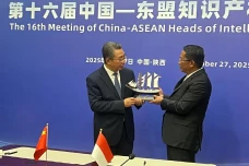 Bertemu Perwakilan China-Asean,...