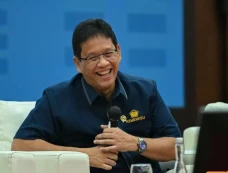 Purbaya Ajak Hacker...