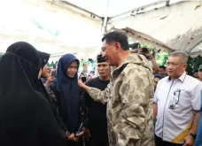 Dirut Asabri Dampingi...
