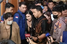 Alasan Sandra Dewi Cabut...