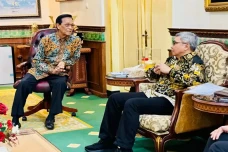 Ketua KPK Temui Sultan...