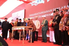 Tolak Perpecahan, Raja,...
