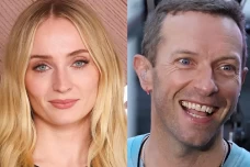 Chris Martin Dikabarkan...