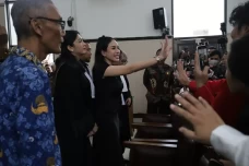 Dapat Vonis Lebih Ringan,...