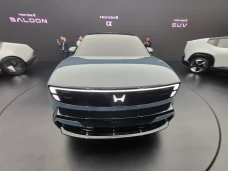 Honda 0 Alpha Debut...