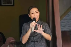 Tolak Pengunduran Diri,...