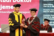 Dirut Askrindo Raih...