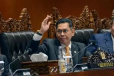 Aliansi Mahasiswa Minta...