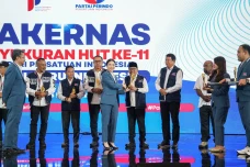 Partai Perindo Beri...