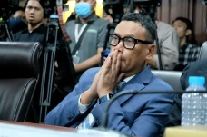 Uya Kuya dan Adies Kadir...