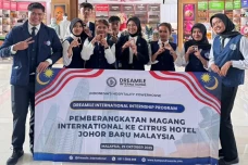 Mahasiswa Dreamile International...