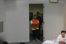 Geledah Rumah Dinas...