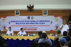 Imigrasi Jaksel Perkuat...