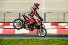 Ducati Hypermotard V2...
