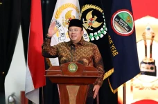 Cucun Syamsurijal Raih...
