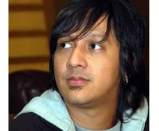Resmi Menduda, Andre...
