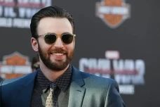 Chris Evans Diduga Selingkuh...