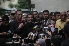 Roy Suryo Ditetapkan...