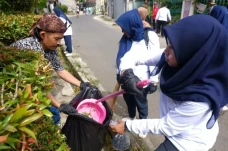 Karawang Peduli Lingkungan:...