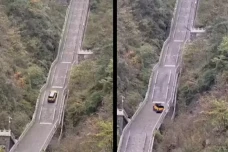 Mobil China Ini Mencoba...