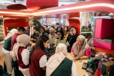 Bukan Sekadar Bingkisan!...