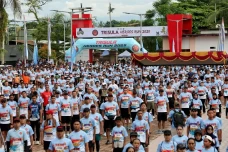 Peringati Hari Pahlawan,...