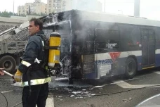 Bus Umrah Tabrakan dengan...