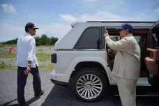 Momen Prabowo dan Sri...