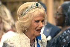 Penampilan Ratu Camilla...
