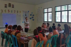 Cerita Apriyanti, Guru...