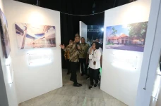 IFG Life Hidupkan Gedung...